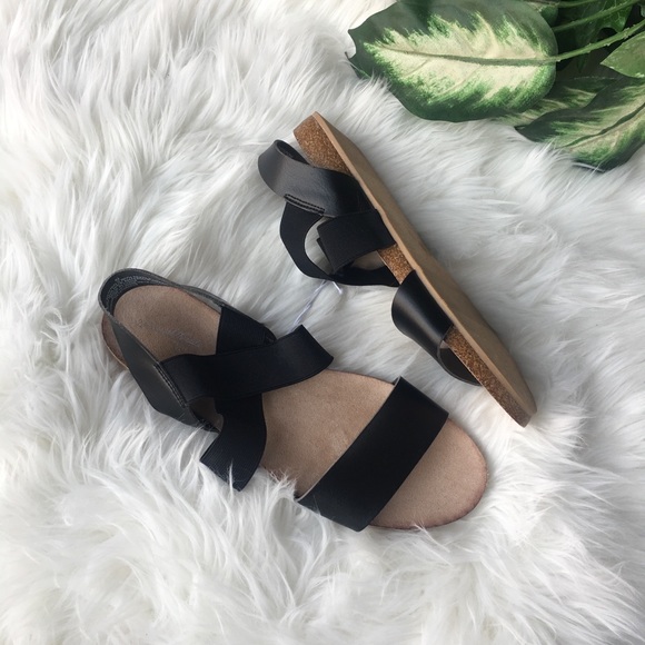 Universal Thread Shoes - NWOT Black faux leather footed sandals